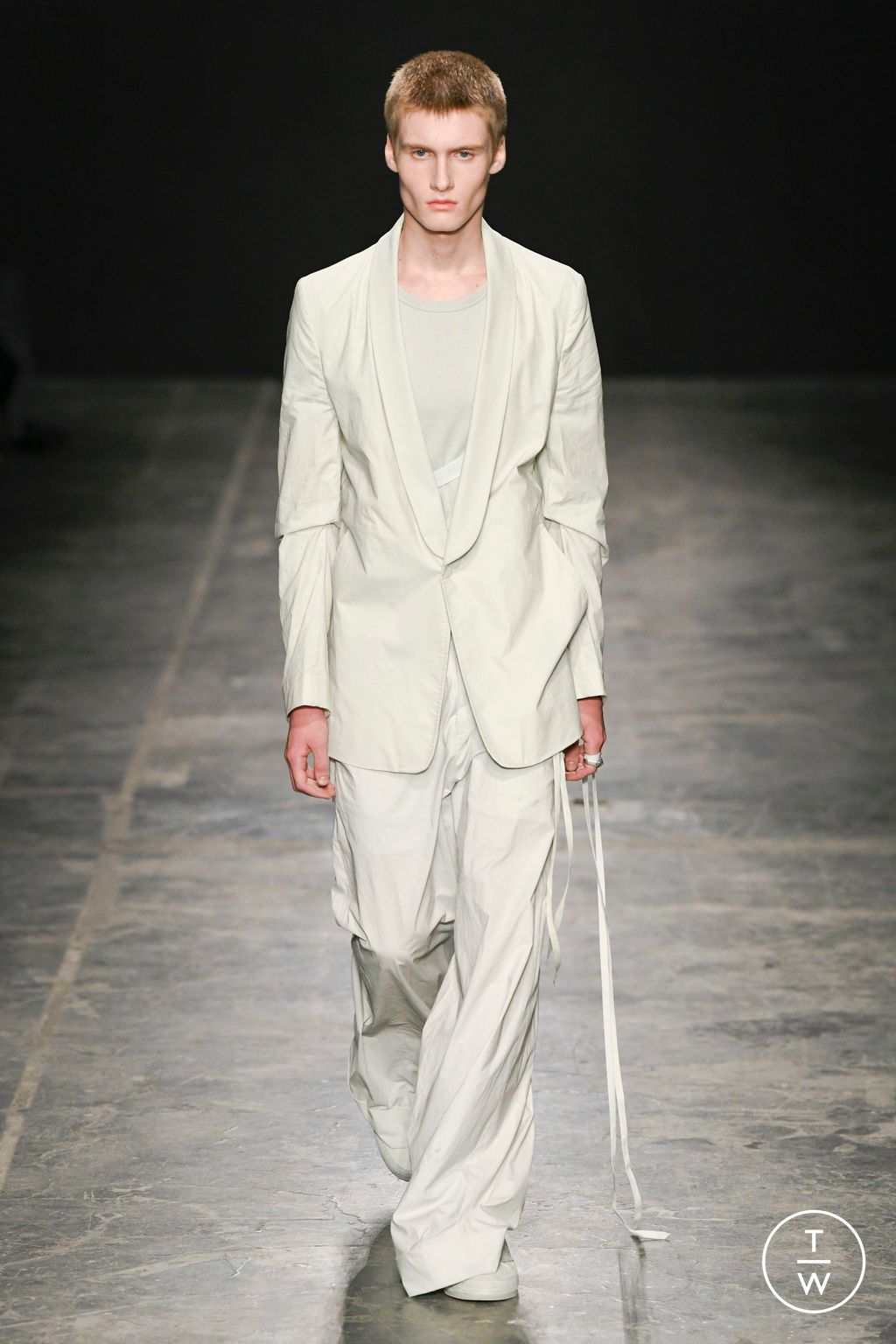 Fashion Week Paris Spring/Summer 2023 look 37 from the Ann Demeulemeester collection womenswear