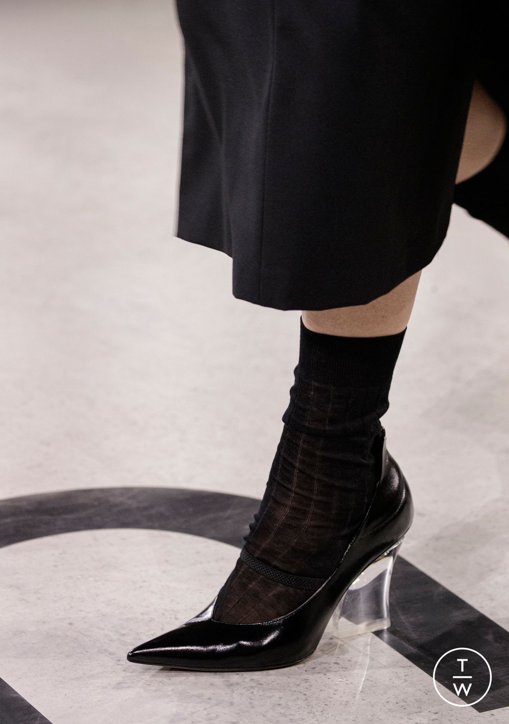 Fashion Week Milan Fall/Winter 2026 look 12 de la collection Fendi womenswear accessories