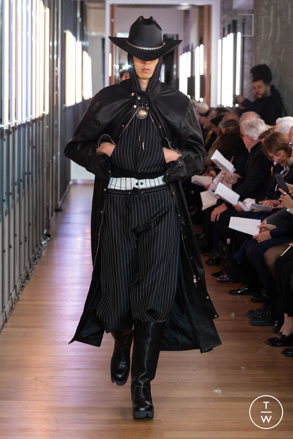 Fashion Week Paris Fall/Winter 2024 look 48 from the IFM PARIS collection 女装