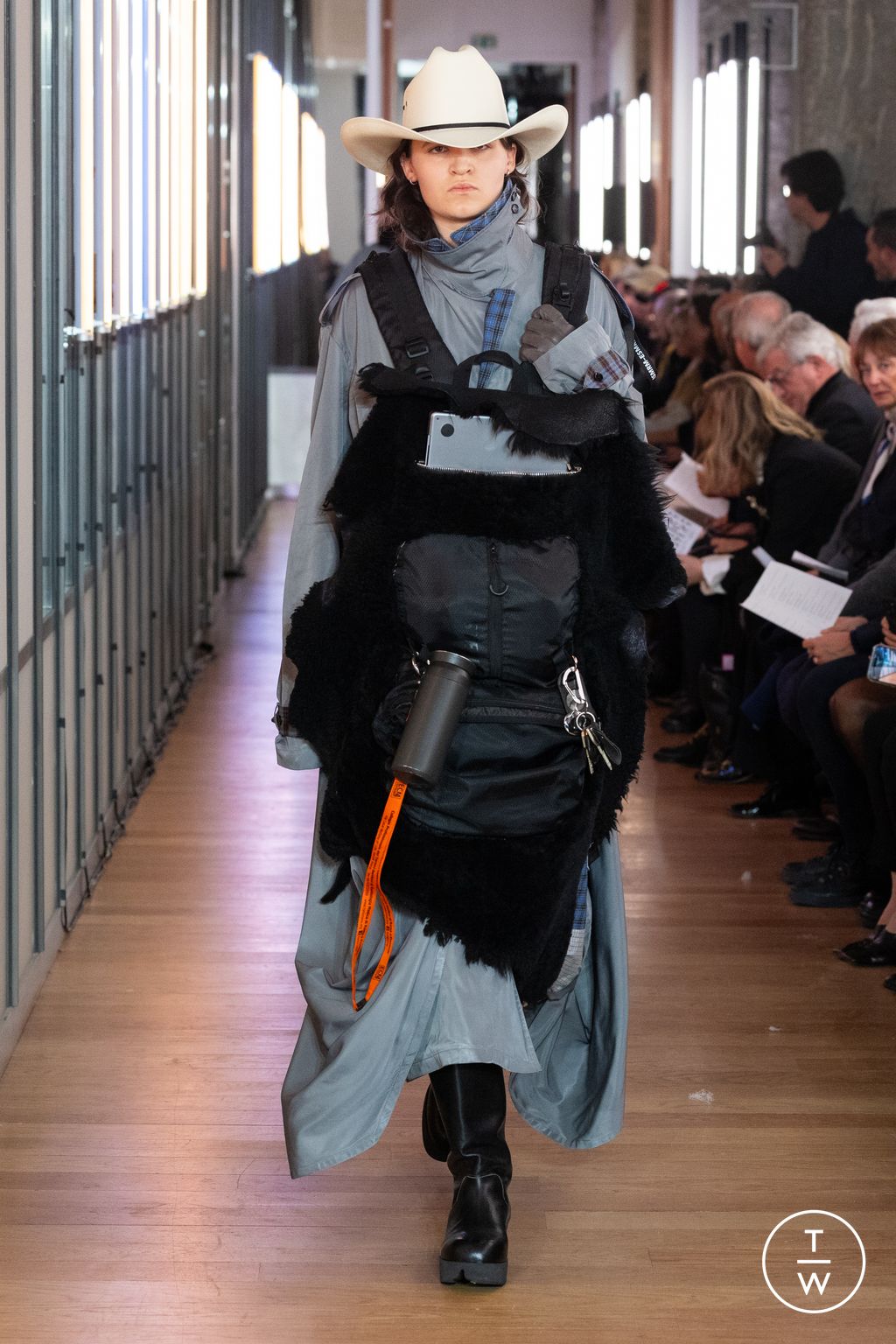 Fashion Week Paris Fall/Winter 2024 look 51 from the IFM PARIS collection 女装