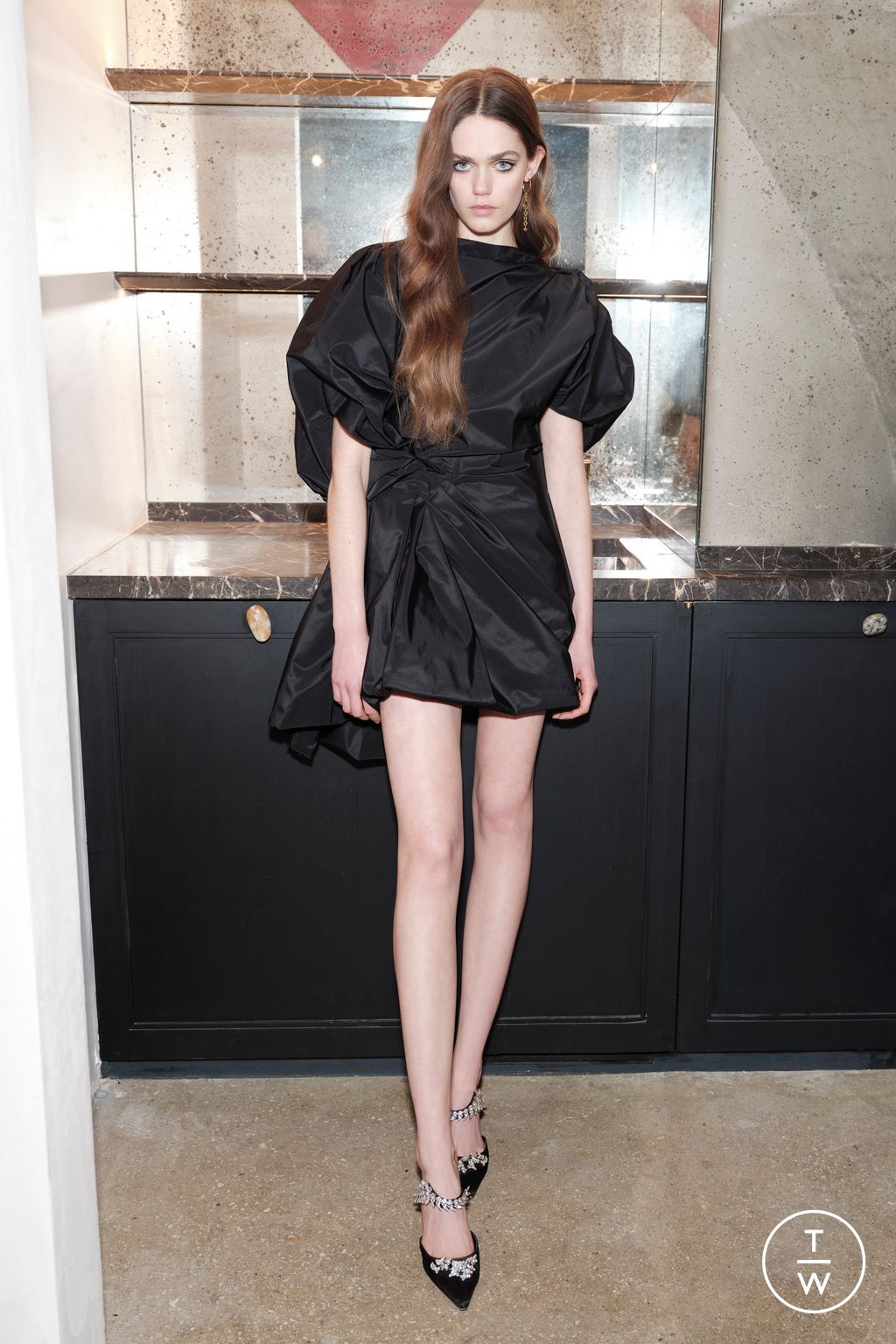Fashion Week Paris Spring/Summer 2023 look 9 de la collection Julie de Libran couture