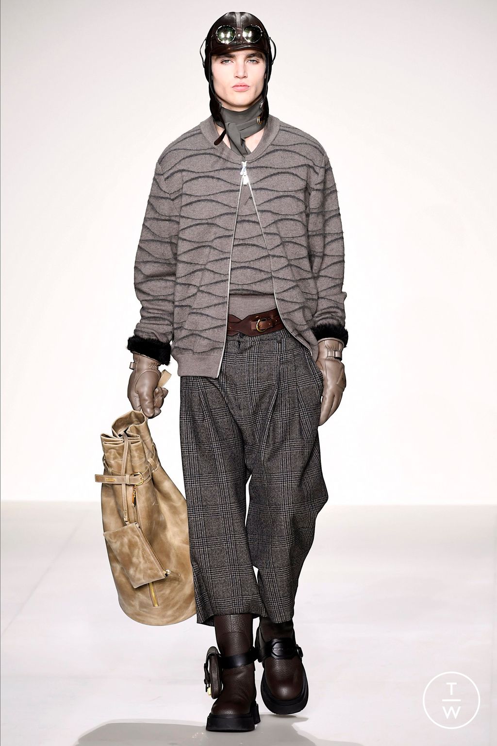Fashion Week Milan Fall/Winter 2023 look 6 from the Emporio Armani collection menswear