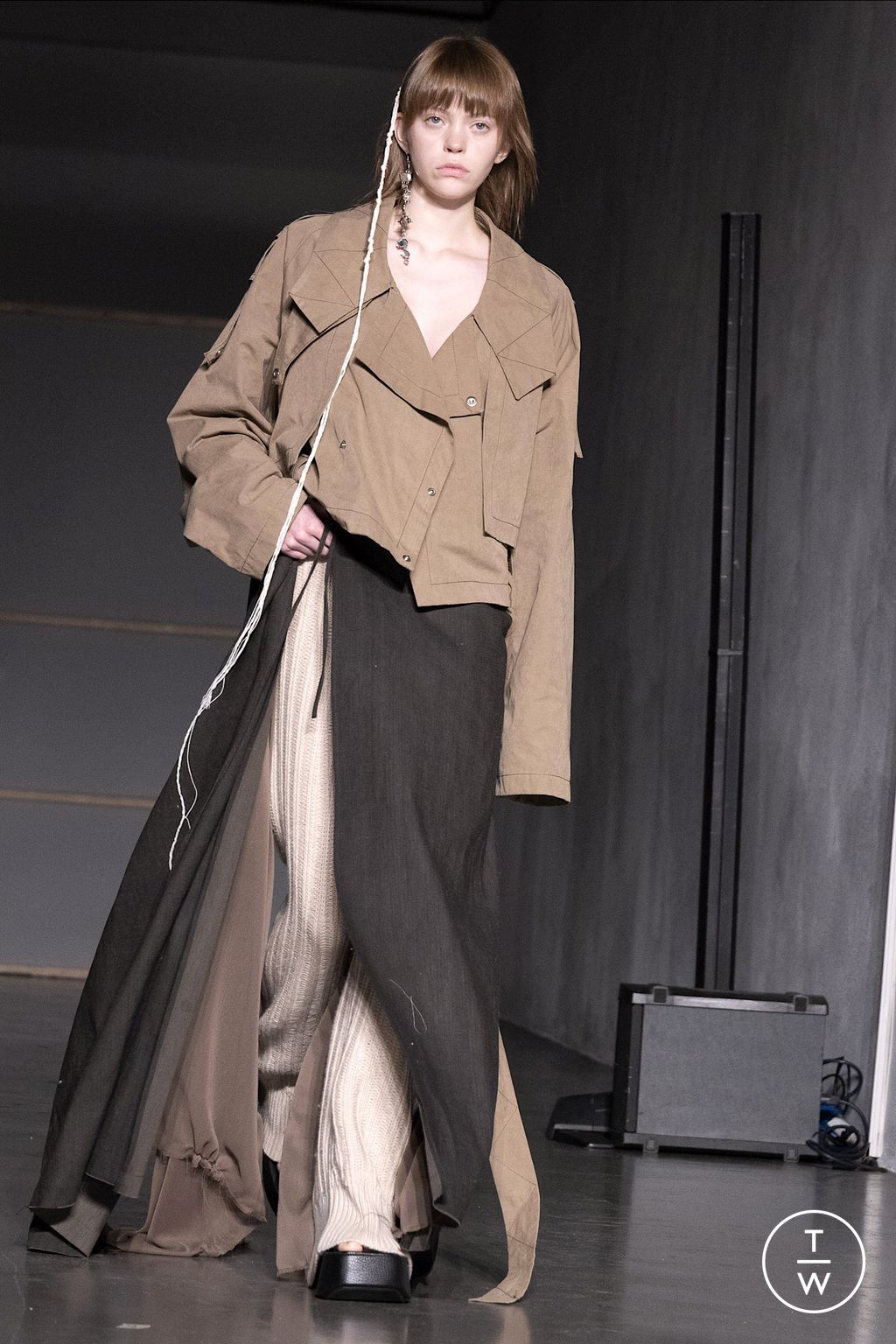 Fashion Week Milan Fall/Winter 2023 look 11 de la collection Federico Cina menswear
