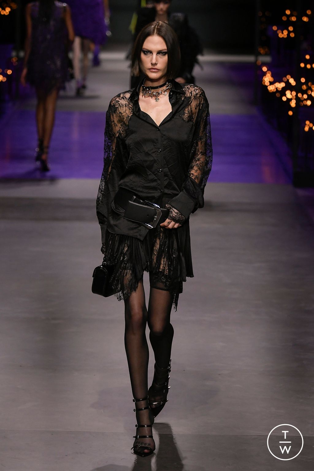 Fashion Week Milan Spring/Summer 2023 look 46 de la collection Versace womenswear