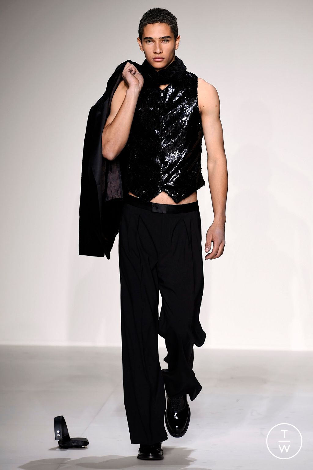 Fashion Week Milan Fall/Winter 2023 look 90 from the Emporio Armani collection menswear