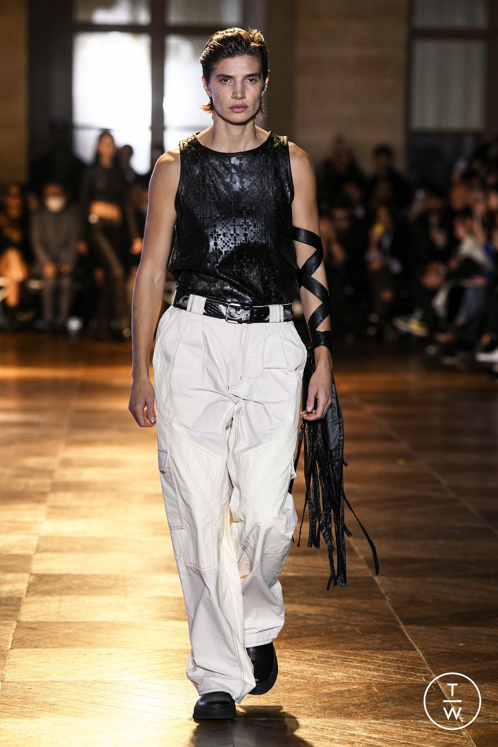 Fashion Week Paris Spring/Summer 2023 look 3 from the Koché collection 女装