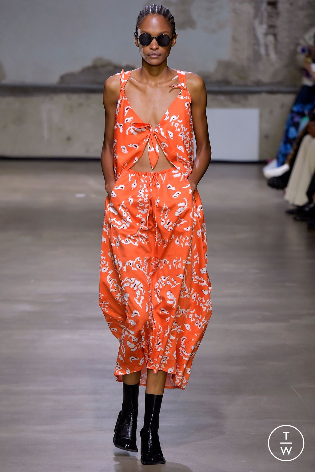 Fashion Week Paris Spring/Summer 2023 look 13 from the Christian Wijnants collection 女装
