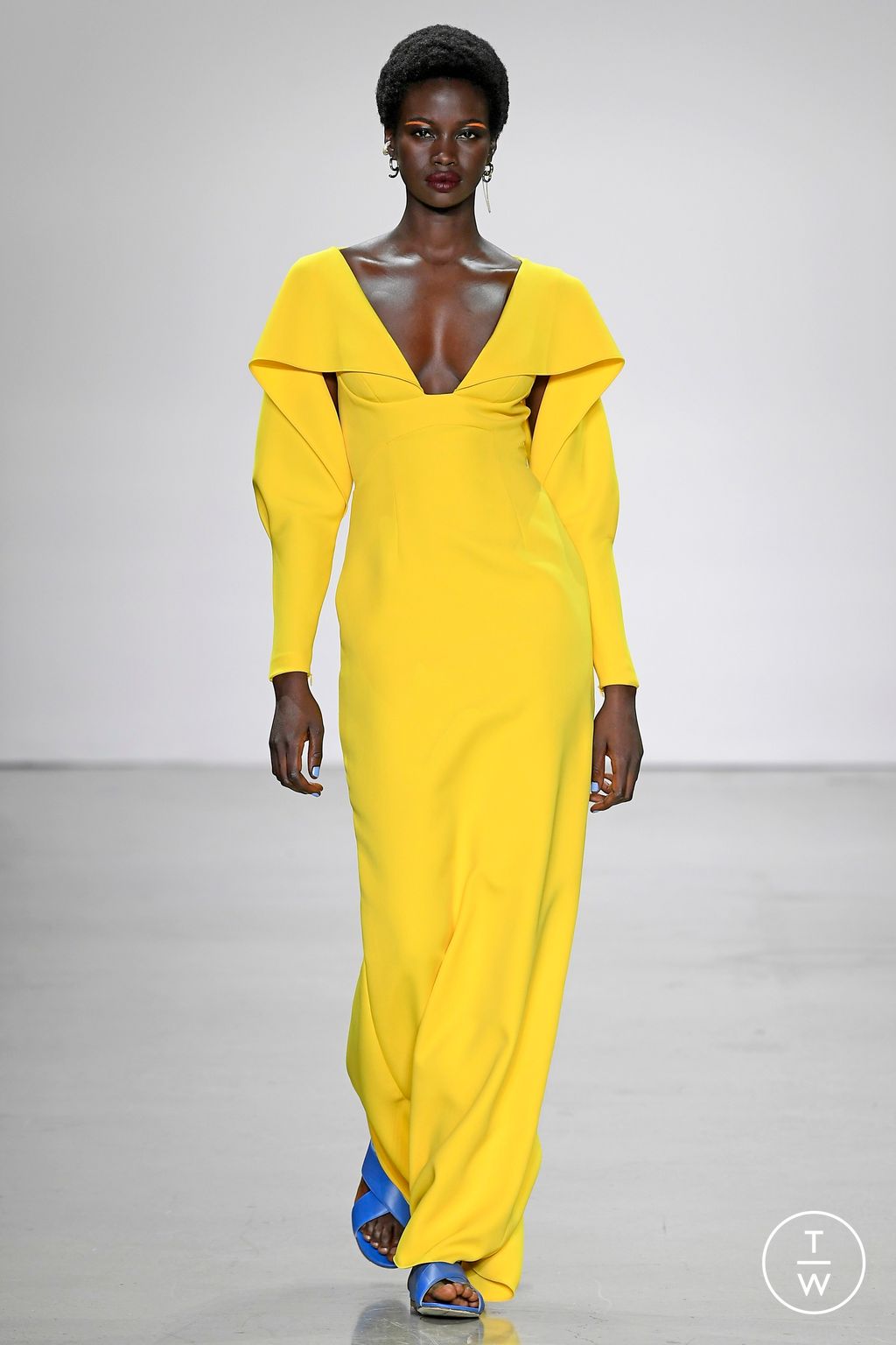 Fashion Week New York Spring/Summer 2023 look 25 from the Bibhu Mohapatra collection womenswear