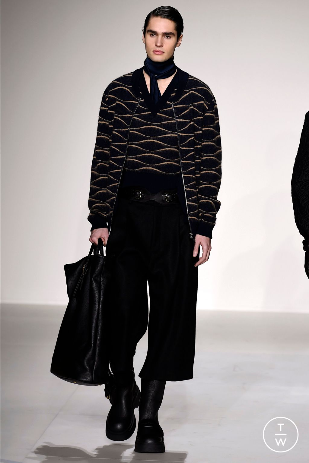 Fashion Week Milan Fall/Winter 2023 look 41 from the Emporio Armani collection 男装