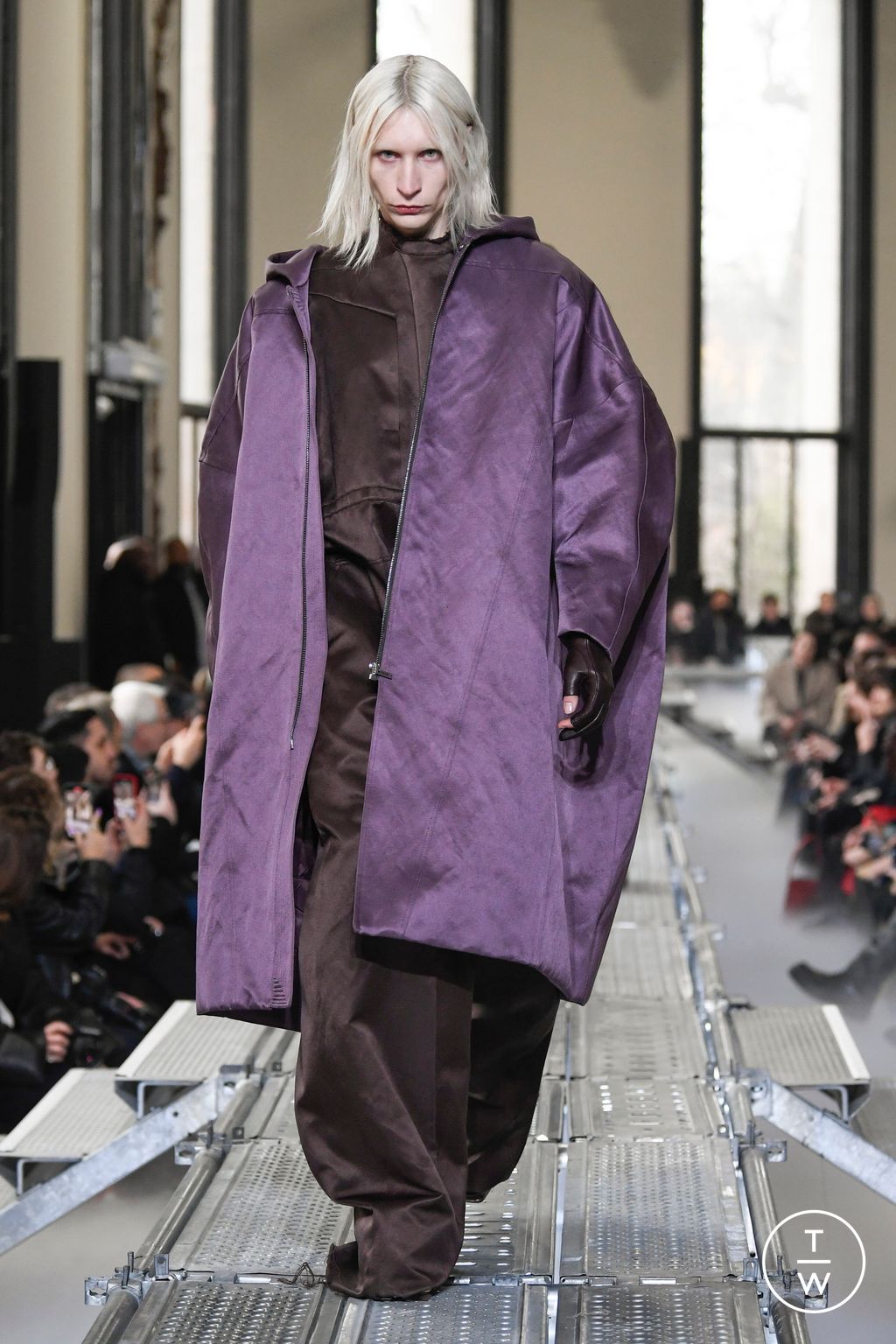 Fashion Week Paris Fall/Winter 2023 look 48 from the Rick Owens collection menswear