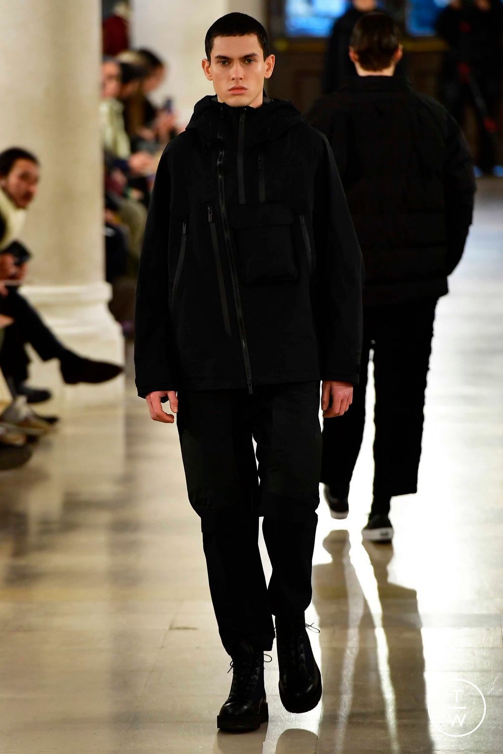 Fashion Week Paris Fall/Winter 2023 look 39 de la collection White Mountaineering menswear