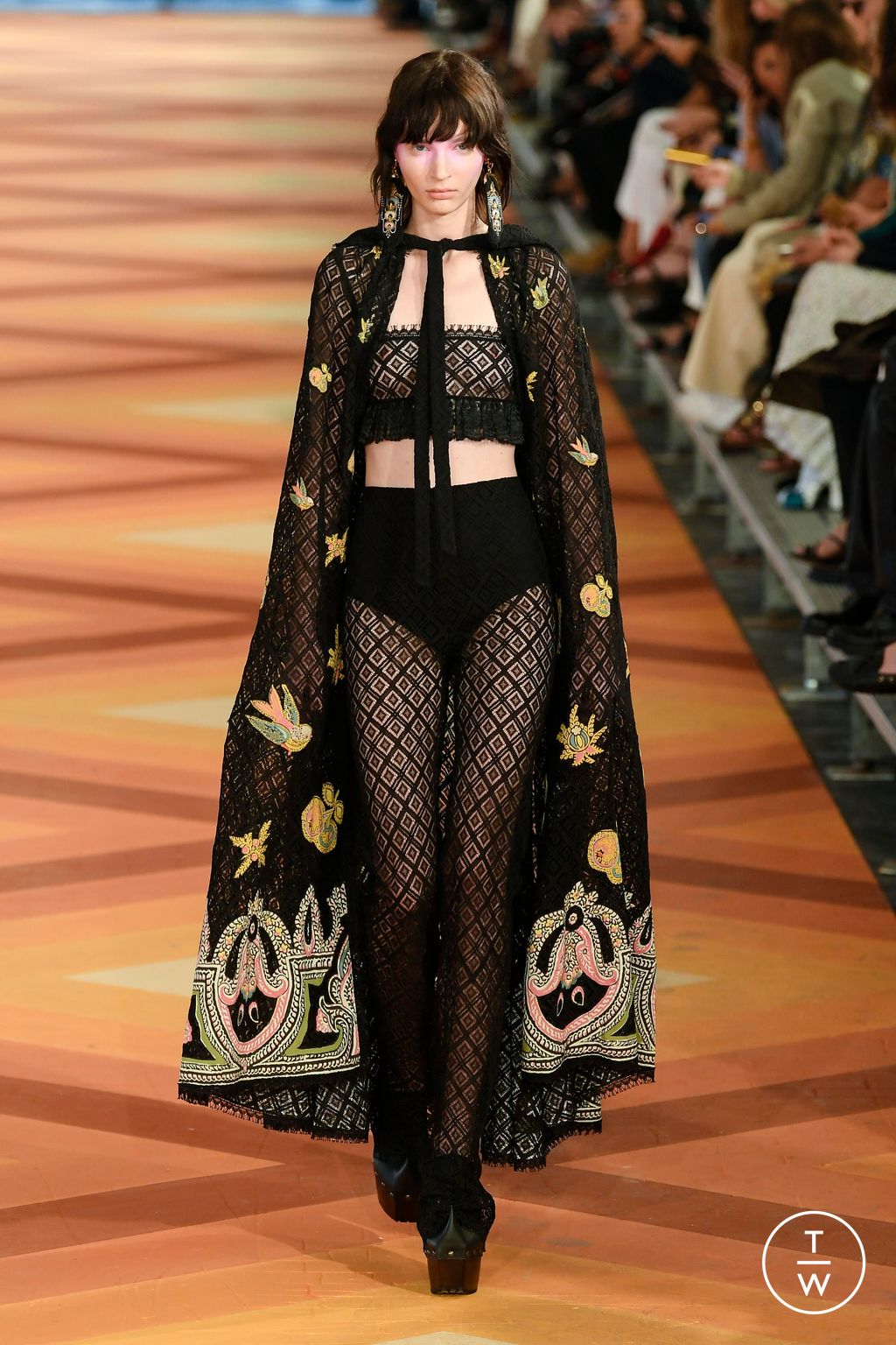 Fashion Week Milan Spring/Summer 2023 look 44 from the Etro collection 女装