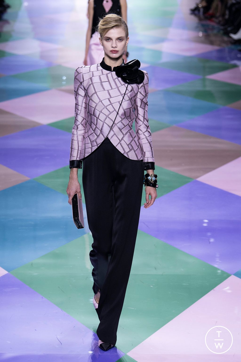 Fashion Week Paris Spring/Summer 2023 look 6 from the Giorgio Armani Privé collection 高级定制