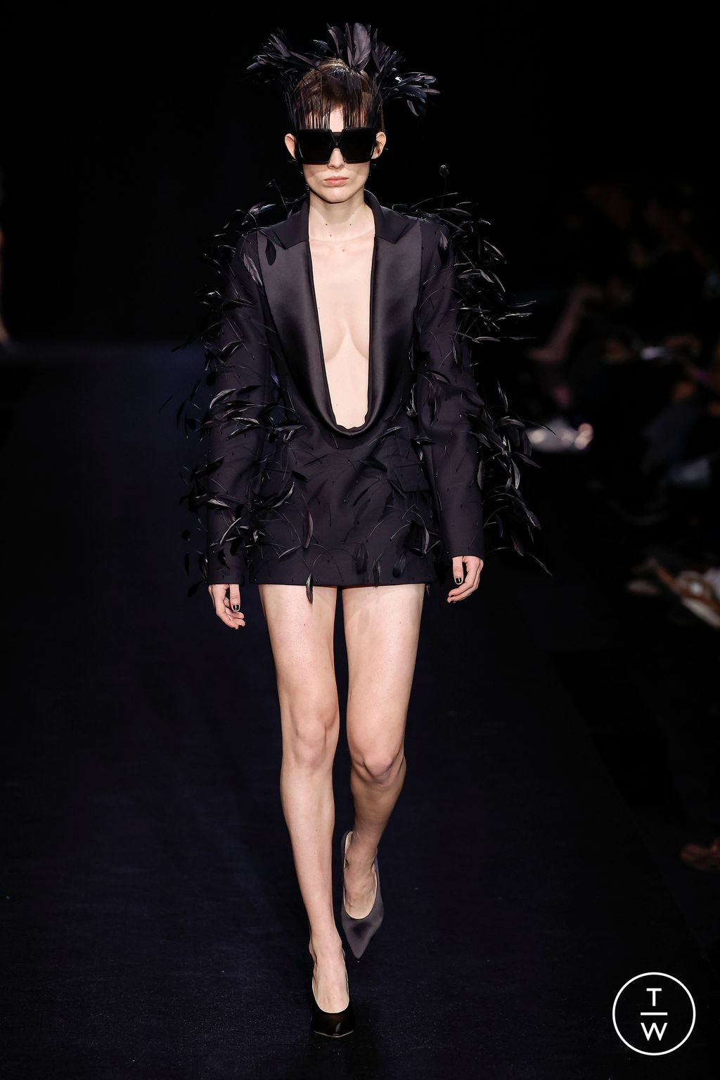Fashion Week Paris Spring/Summer 2023 look 2 from the Valentino collection couture