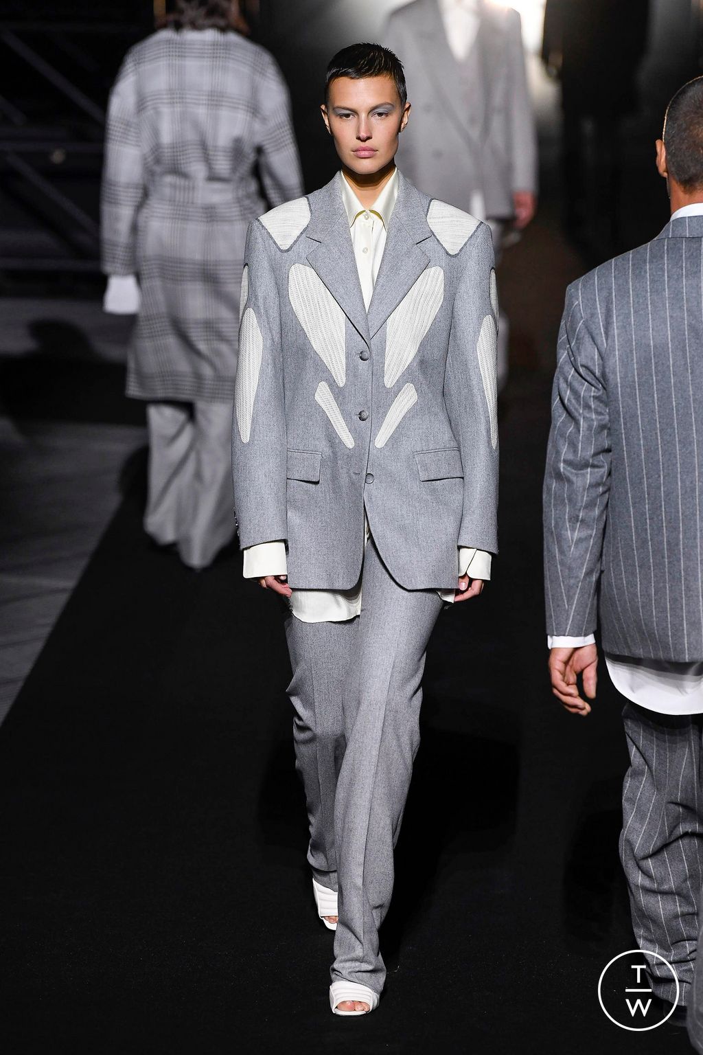 Fashion Week Milan Fall/Winter 2022 look 23 from the Boss collection 女装