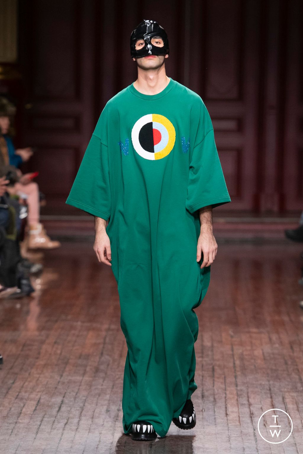 Fashion Week Paris Fall/Winter 2023 look 51 from the Walter Van Beirendonck collection menswear