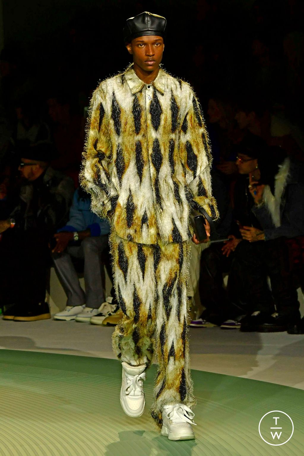 Fashion Week Paris Fall/Winter 2023 look 47 from the Amiri collection 男装