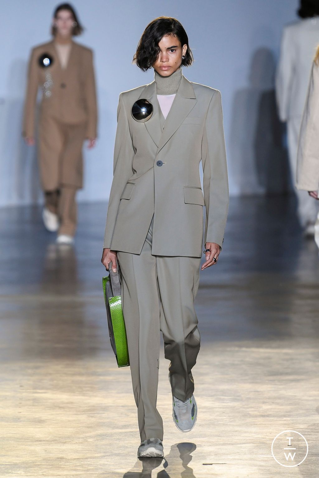 Fashion Week Paris Fall/Winter 2023 look 6 from the Wooyoungmi collection menswear