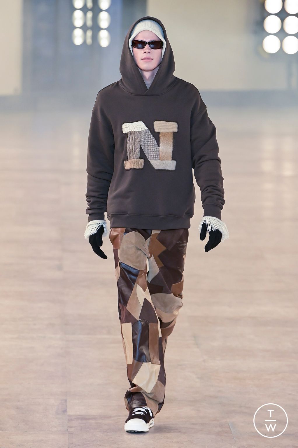 Fashion Week Paris Fall/Winter 2023 look 2 de la collection Nahmias menswear