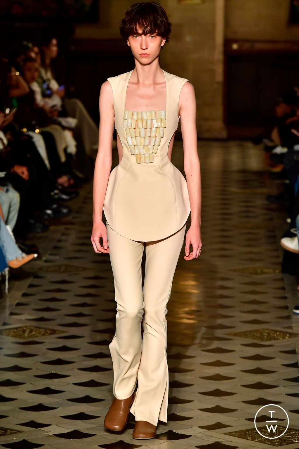 Fashion Week Paris Spring/Summer 2023 look 21 from the A.W.A.K.E MODE collection 女装