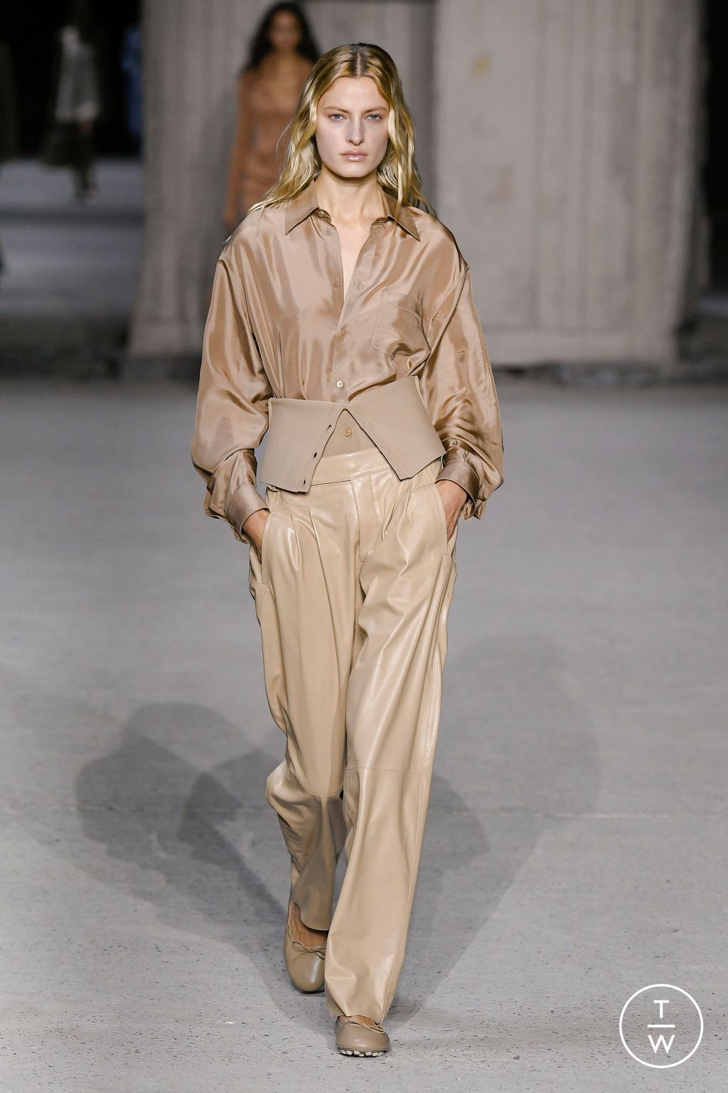Fashion Week Milan Spring/Summer 2023 look 15 from the Tod's collection 女装