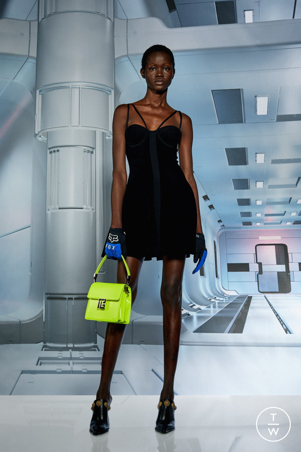 Fashion Week Paris Pre-Fall 2022 look 47 from the Balmain collection womenswear