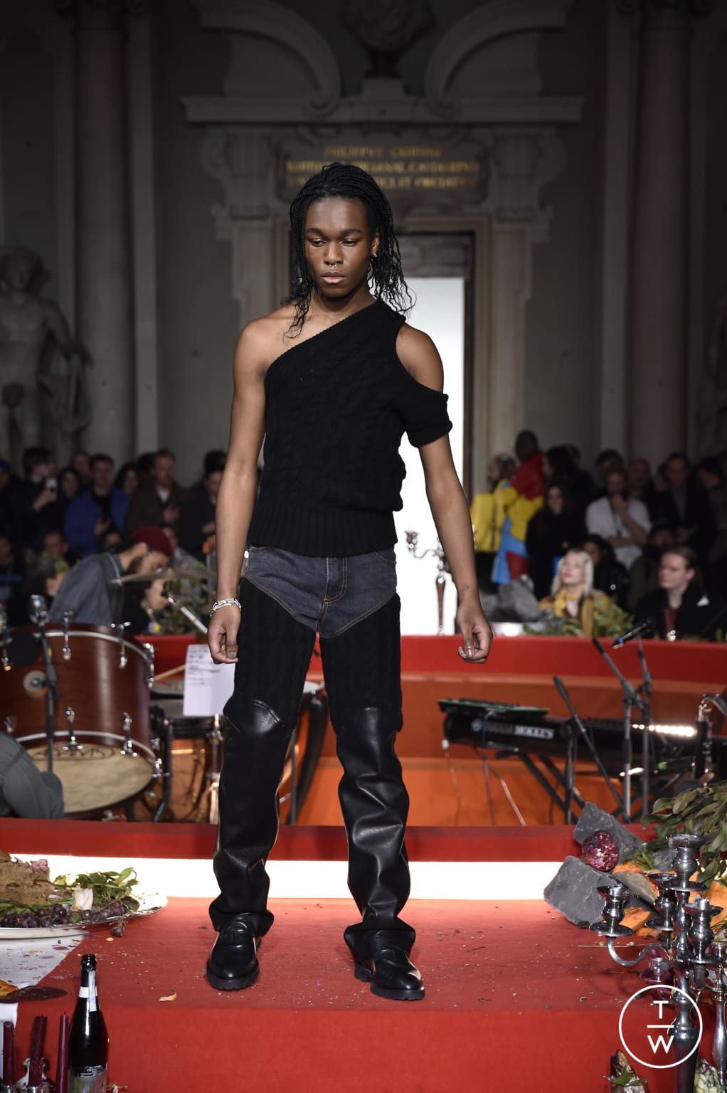 Fashion Week Florence - Pitti Fall/Winter 2020 look 14 de la collection Telfar menswear