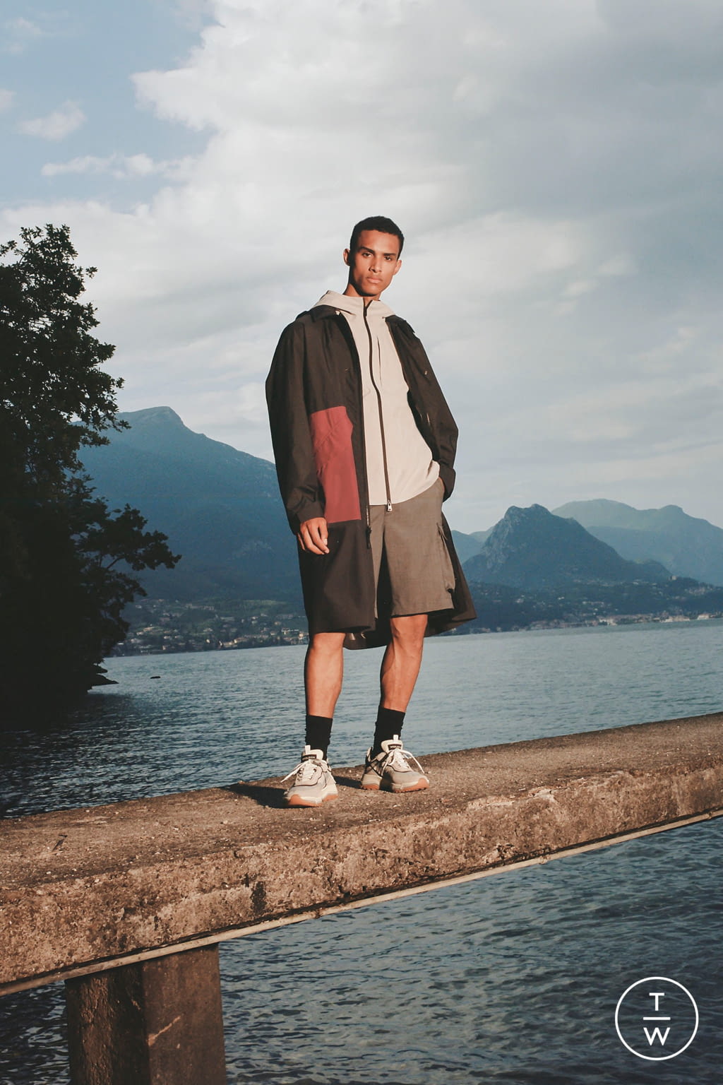 Fashion Week Milan Spring/Summer 2022 look 8 from the Woolrich collection menswear