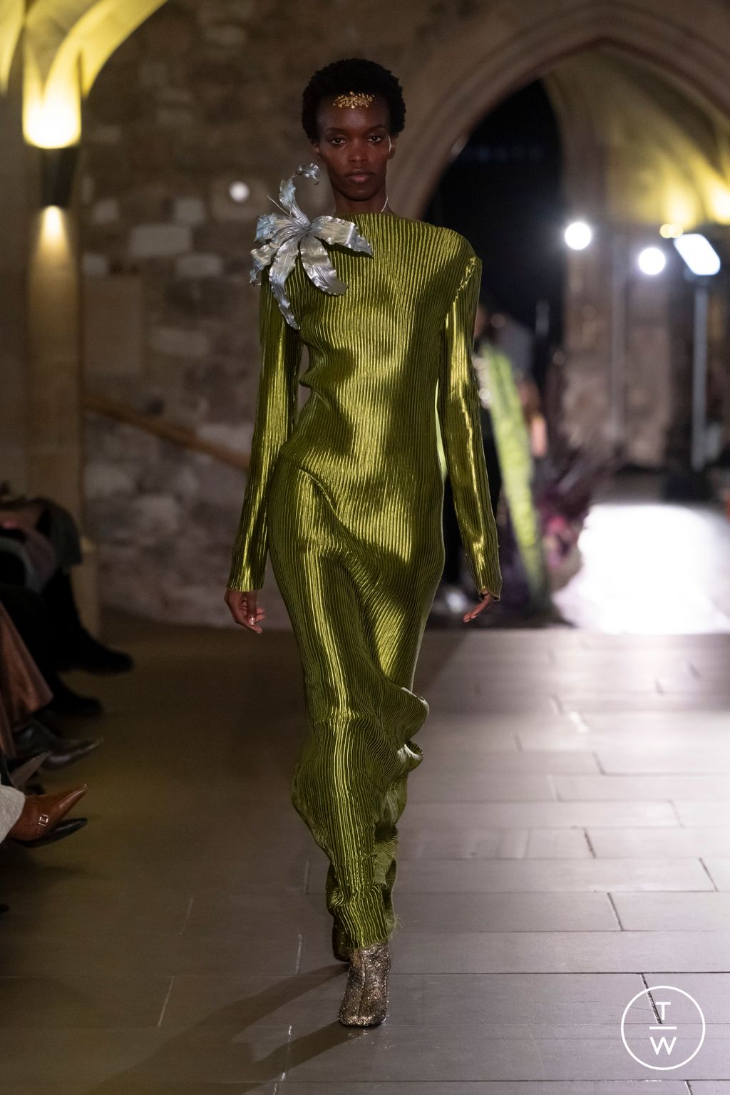 Fashion Week London Fall/Winter 2024 look 1 from the MITHRIDATE collection 女装