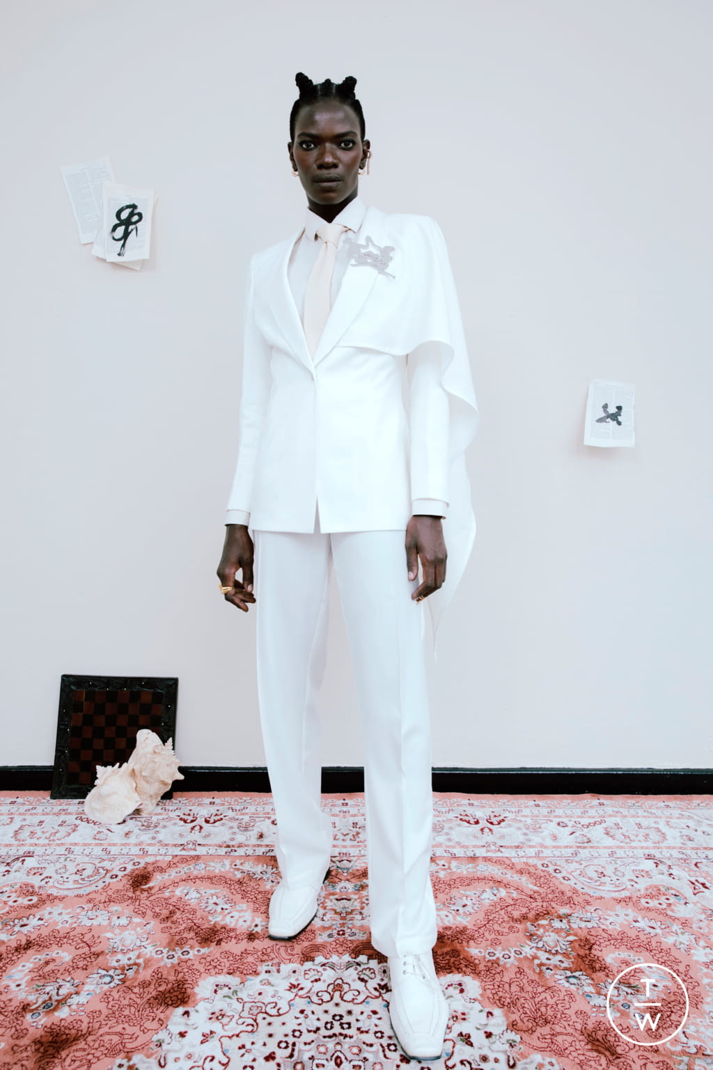 Fashion Week Paris Fall/Winter 2021 look 1 from the Thebe Magugu collection 女装