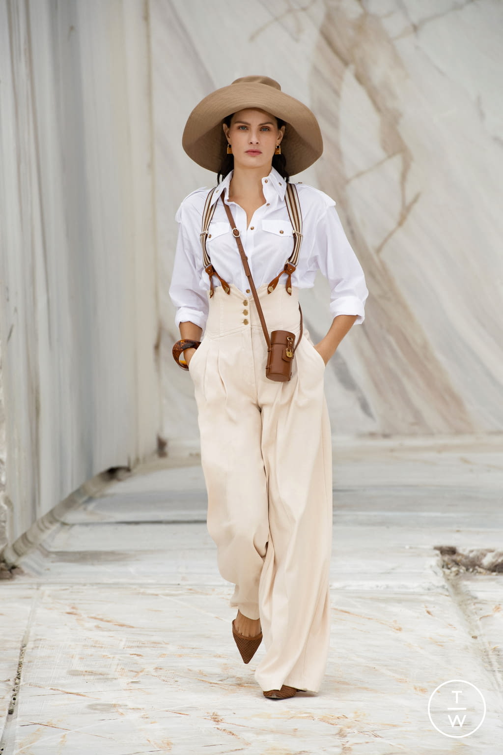 Fashion Week Milan Spring/Summer 2022 look 1 de la collection Elisabetta Franchi womenswear