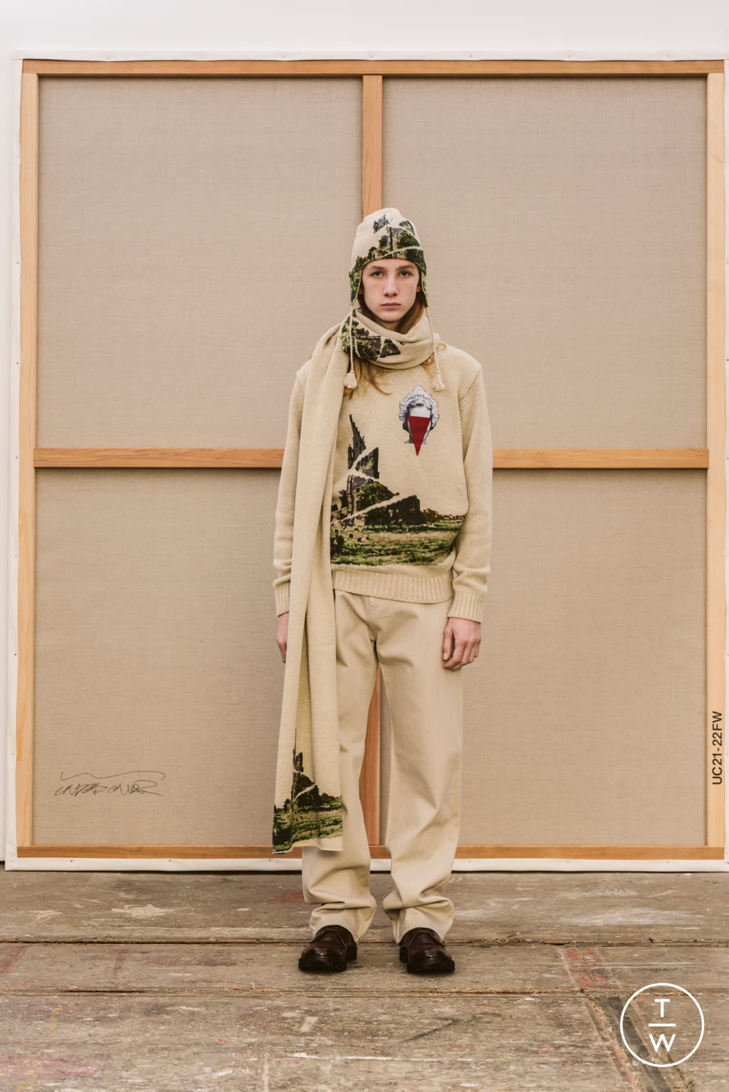 Fashion Week Paris Fall/Winter 2021 look 1 de la collection Undercover menswear
