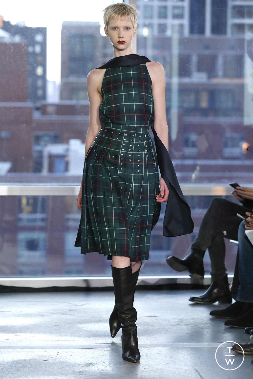 Fashion Week New York Fall/Winter 2022 look 1 from the Duncan collection womenswear