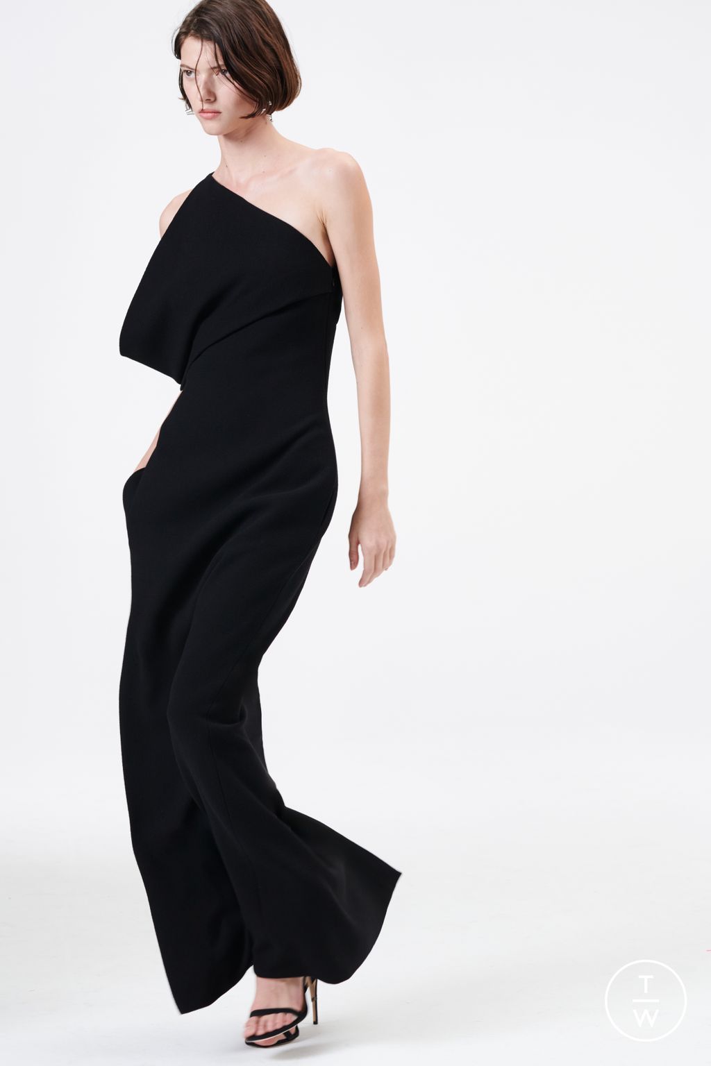 Fashion Week New York Pre-Fall 2024 look 1 from the Brandon Maxwell collection womenswear