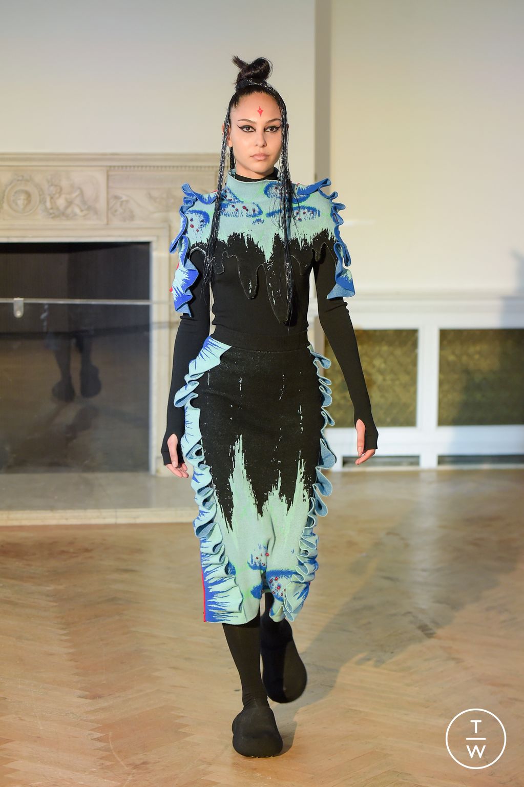 Fashion Week London Fall/Winter 2023 look 1 from the Chau Rising collection womenswear
