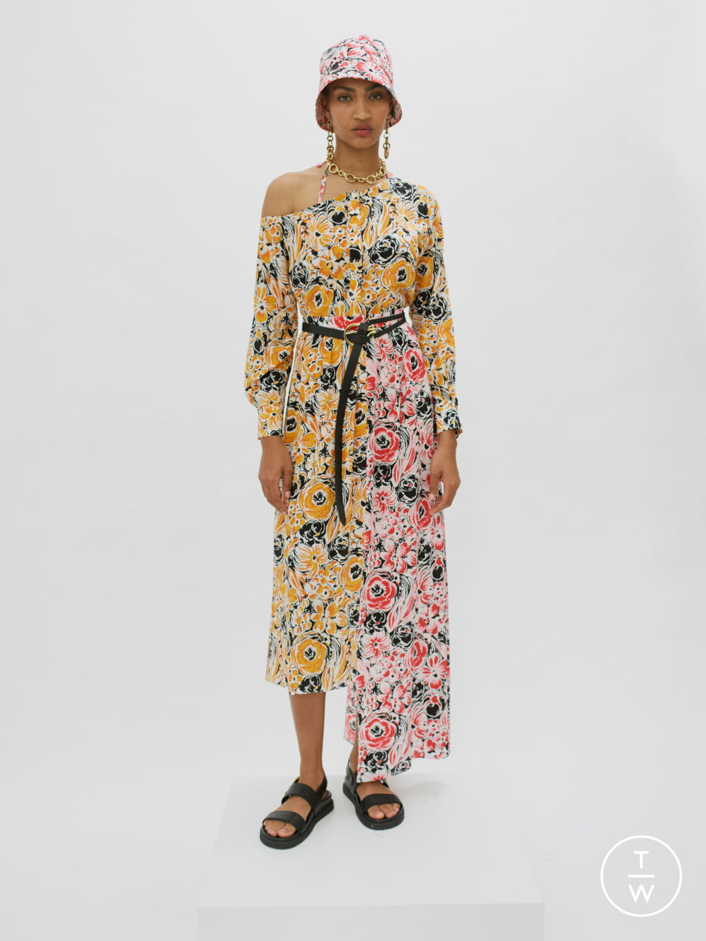 Fashion Week New York Spring/Summer 2022 look 1 de la collection Arias womenswear