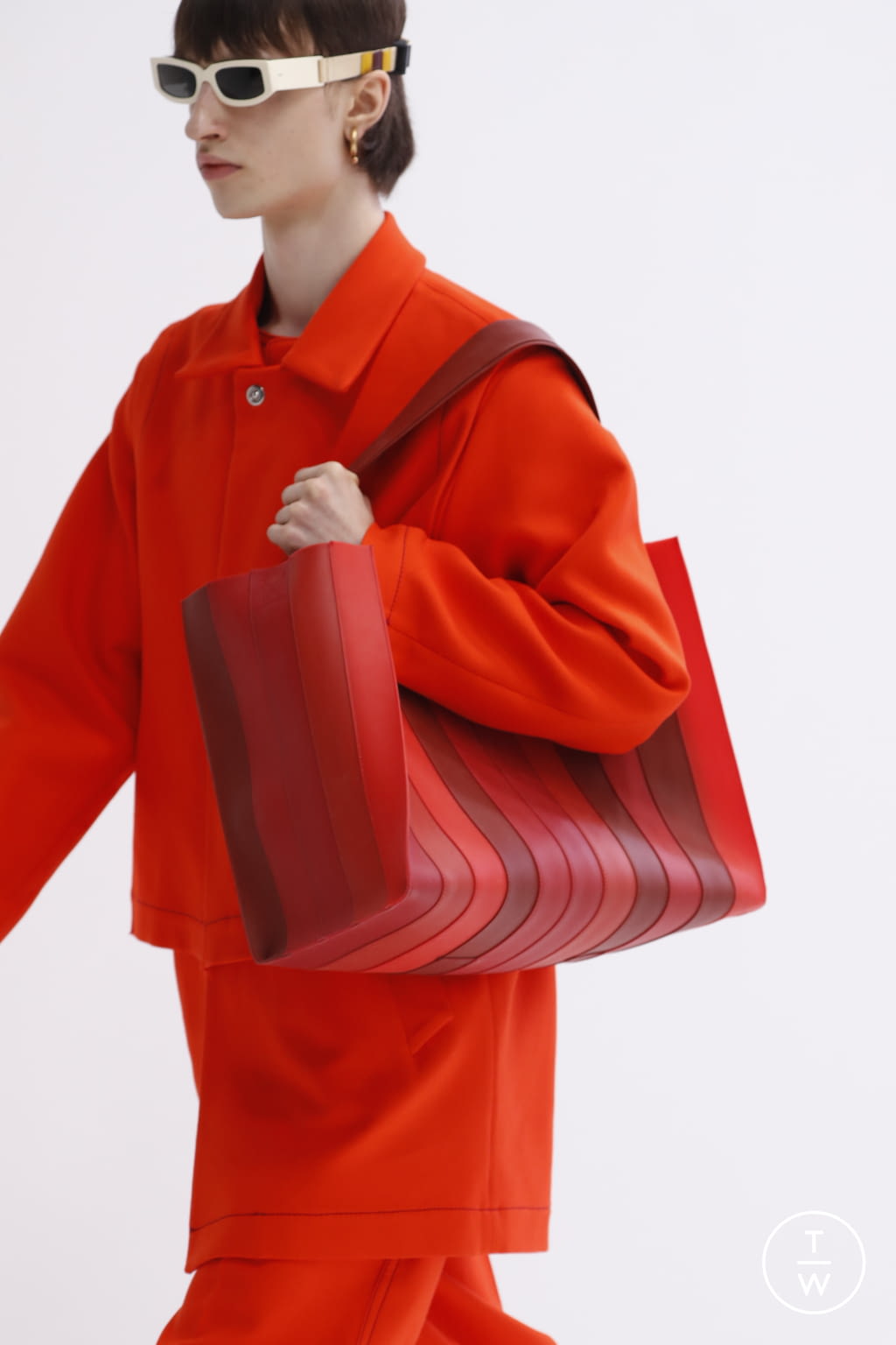 Fashion Week Milan Spring/Summer 2022 look 1 de la collection Sunnei womenswear accessories