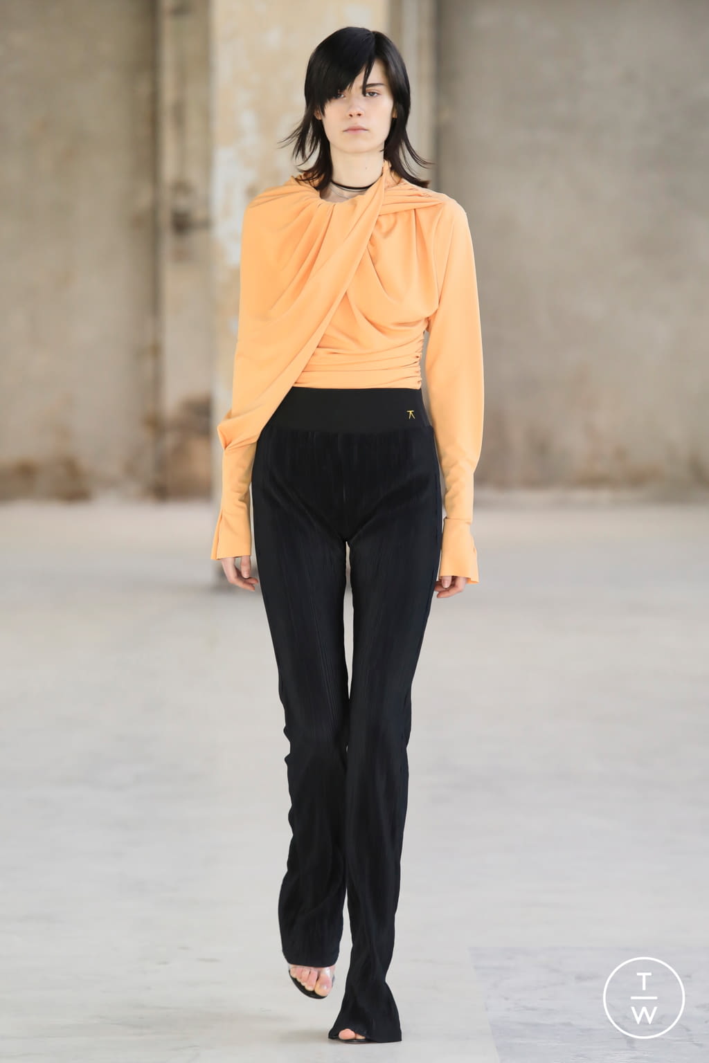 Fashion Week Paris Fall/Winter 2021 look 1 from the Atlein collection womenswear