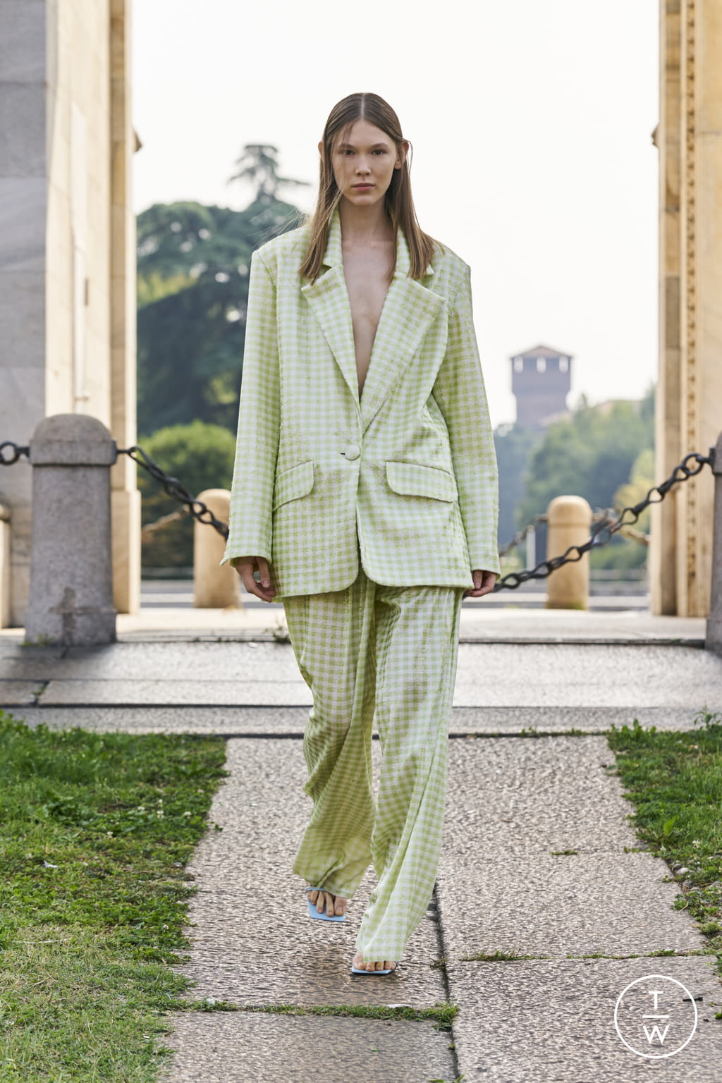 Fashion Week Milan Spring/Summer 2022 look 1 de la collection Goncalo Peixoto womenswear