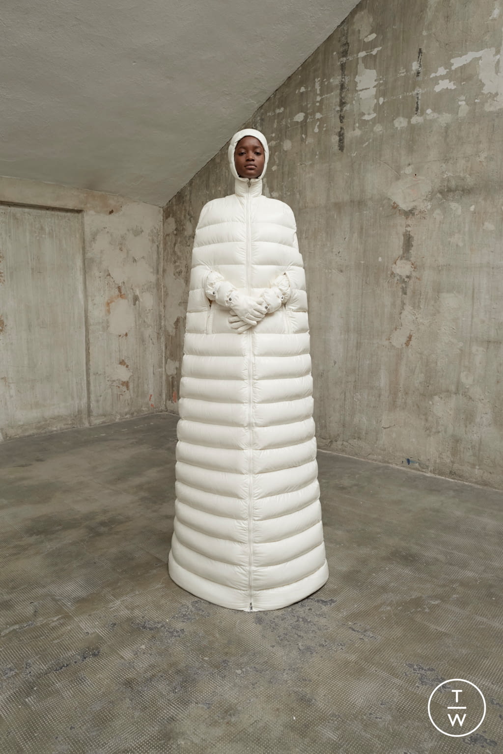 Fashion Week Milan Fall/Winter 2018 look 1 from the Moncler Genius collection 女装