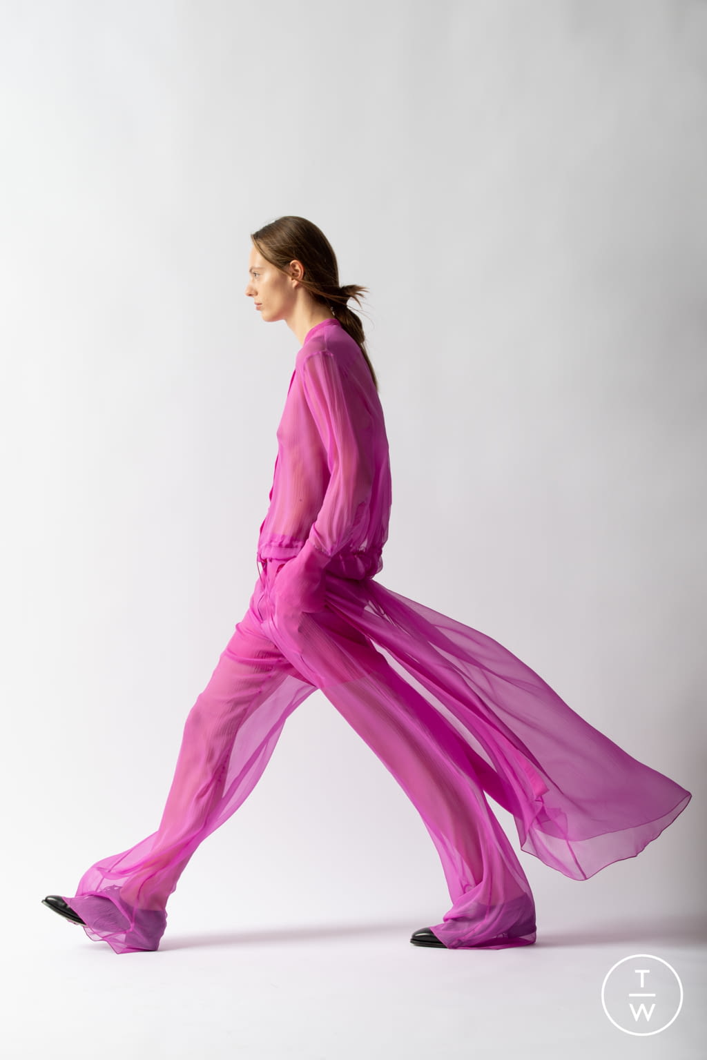 Fashion Week London Spring/Summer 2022 look 1 from the Sharon Wauchob collection womenswear