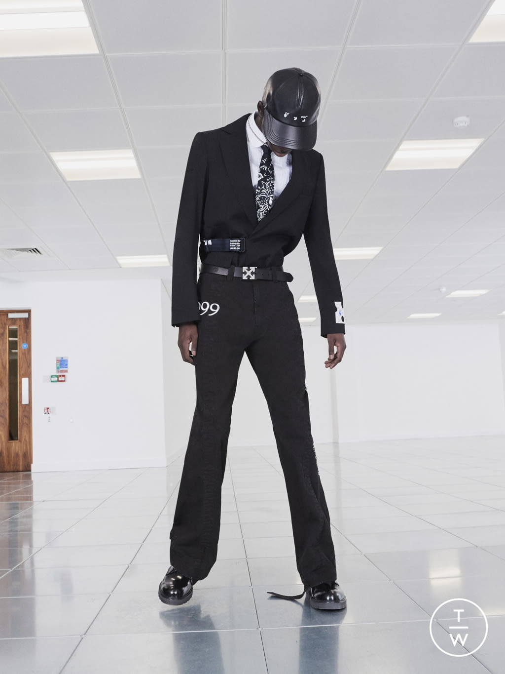 Fashion Week Paris Pre-Fall 2020 look 11 from the Off-White collection 男装