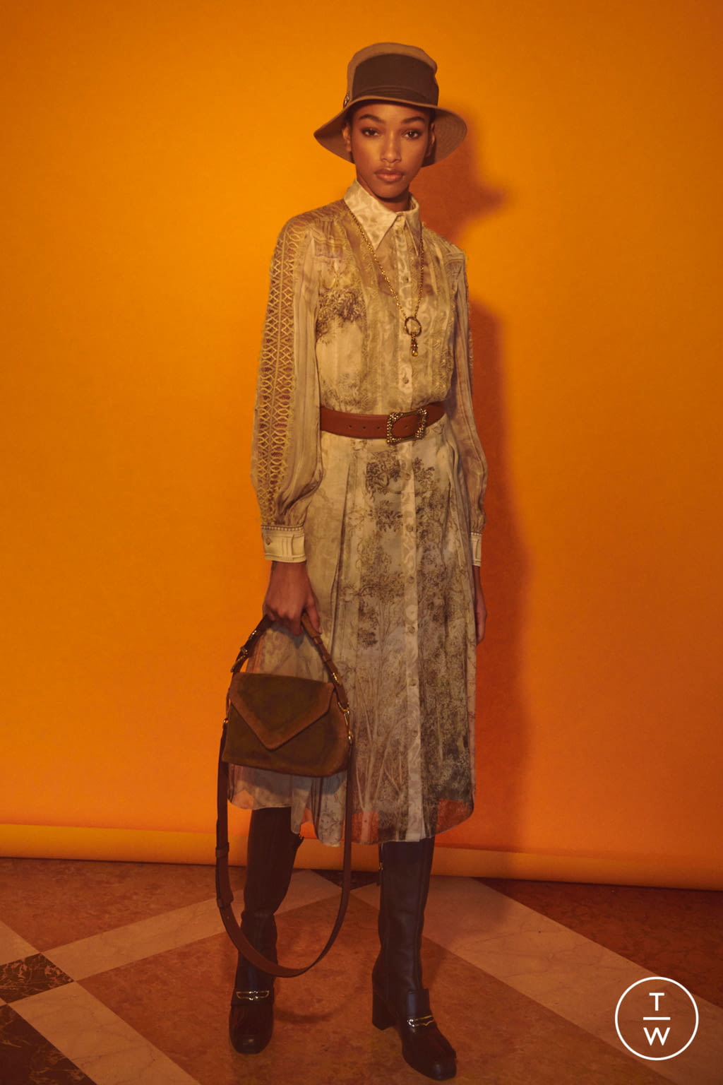 Fashion Week Milan Pre-Fall 2021 look 10 from the Alberta Ferretti collection 女装