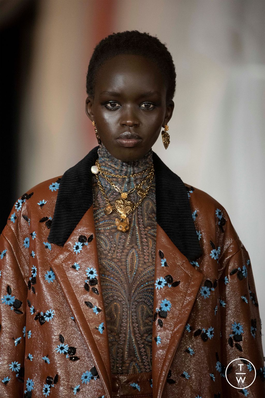 Fashion Week Milan Fall/Winter 2023 look 10 from the Etro collection womenswear accessories