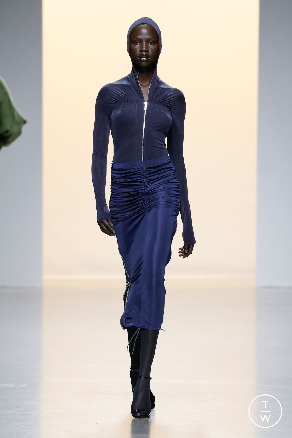 Fashion Week Paris Fall/Winter 2024 look 10 from the Atlein collection womenswear