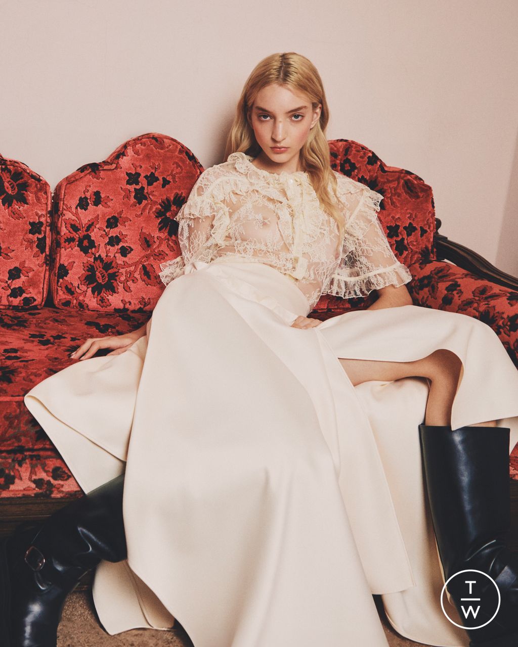Fashion Week New York Pre-Fall 2025 look 10 de la collection AKNVAS womenswear
