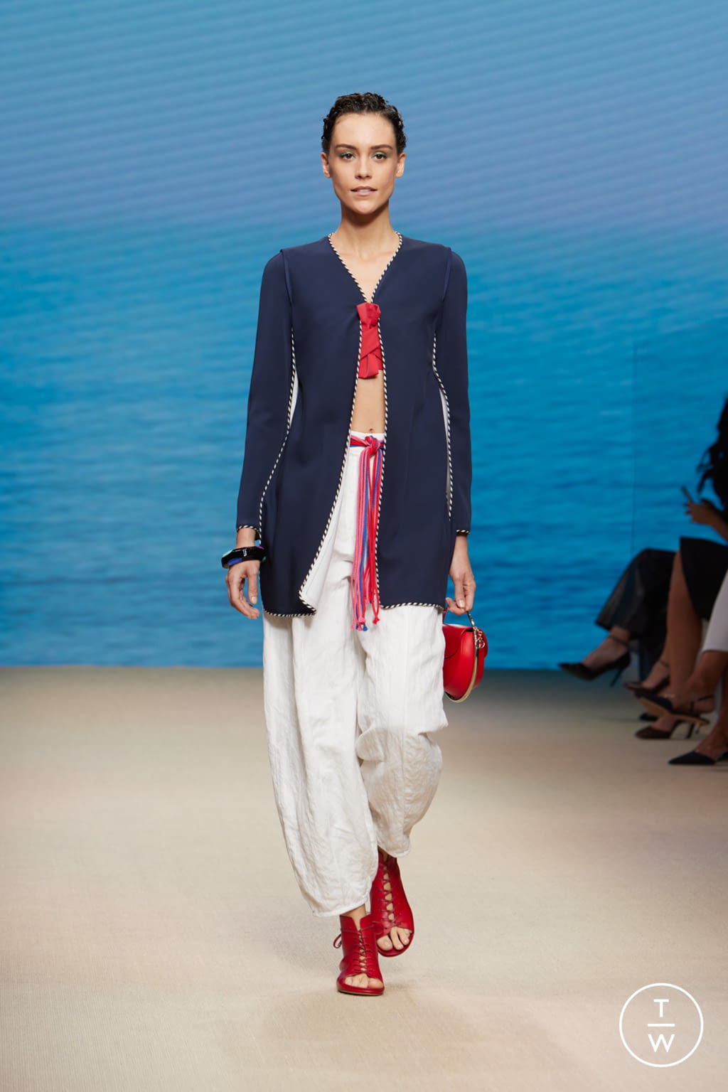 Fashion Week Milan Spring/Summer 2022 look 10 from the Giorgio Armani collection 女装