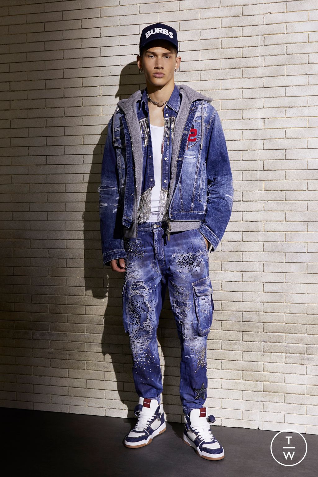 Fashion Week Milan Resort 2024 look 10 from the Dsquared2 collection menswear