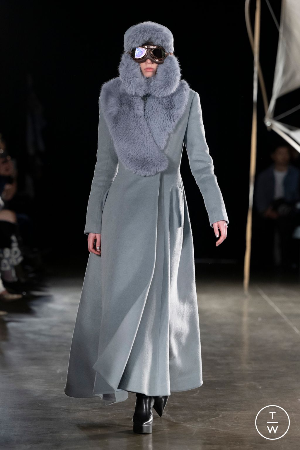 Fashion Week London Fall/Winter 2023 look 10 from the MITHRIDATE collection 女装