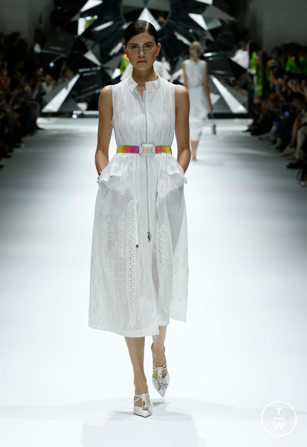 Fashion Week Paris Spring/Summer 2017 look 10 from the Shiatzy Chen collection womenswear